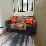 Cozy Place In Taguig With Free Wifi - Near Bgc And Airport